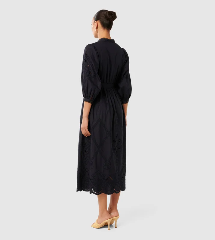 فورايفر نيو AISHA Embroidered 3/4 Sleeves Midi Dress
